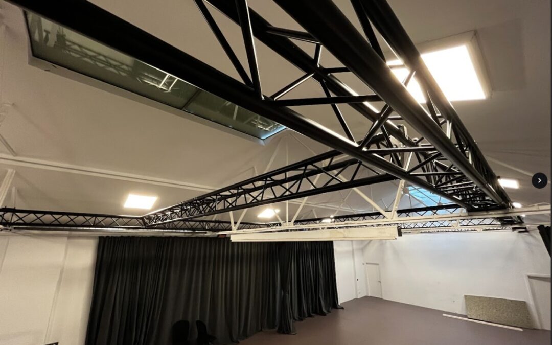 Parrilla de trusses – Instalación en La Sala de La Grada