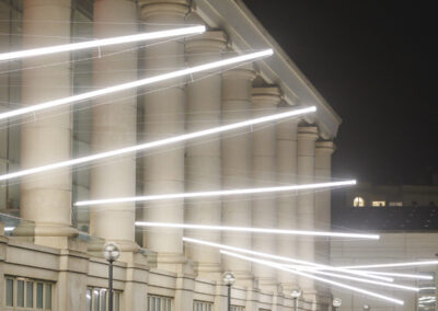 Instalación artística Fremor de Marc Vilanova en el Teatre Nacional de Catalunya durante LLUM BCN 2026.
